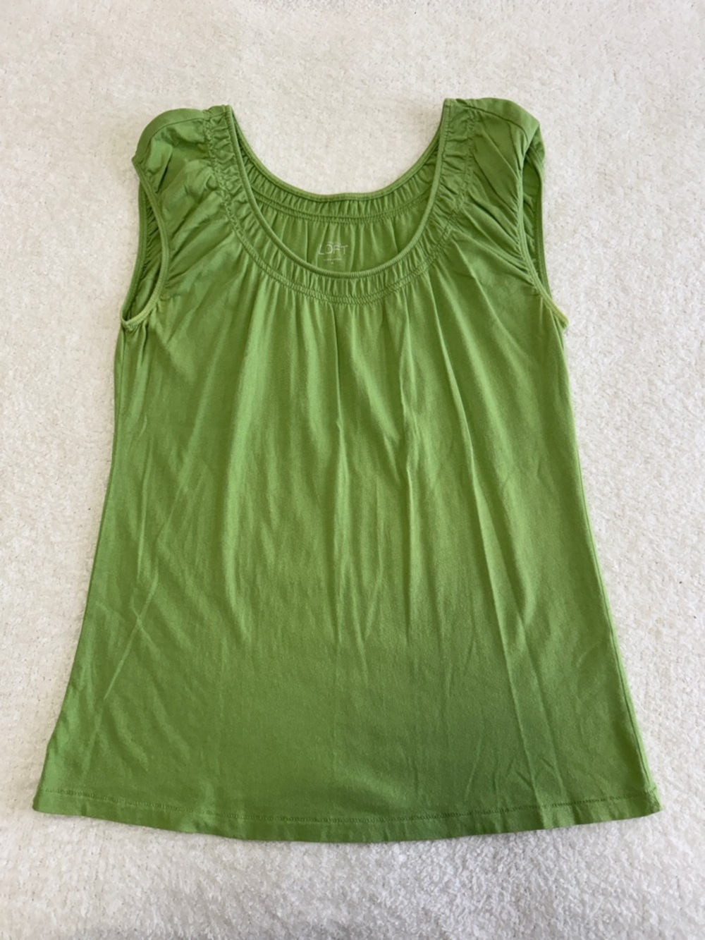 LOFT Green Scoop Neck Cap Sleeve Top